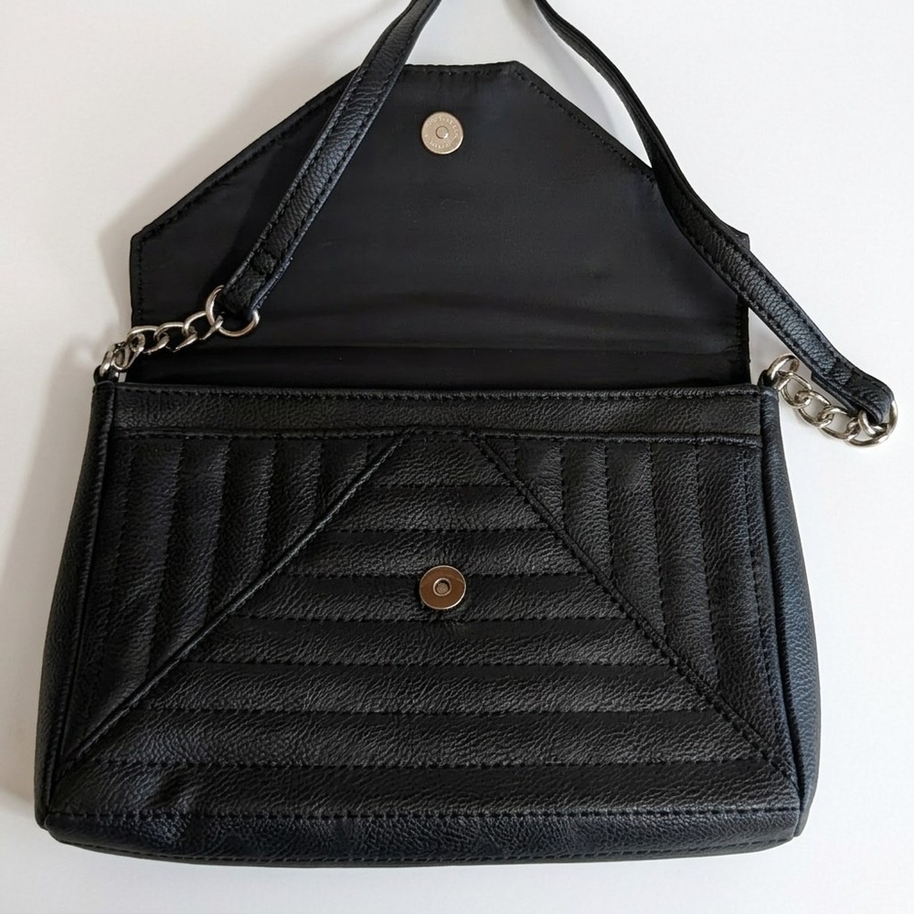Nine West Small Black Shoulder Bag / Clutch, Faux Leather, Front Flap, 8.5" x 6" - Picture 6 of 9